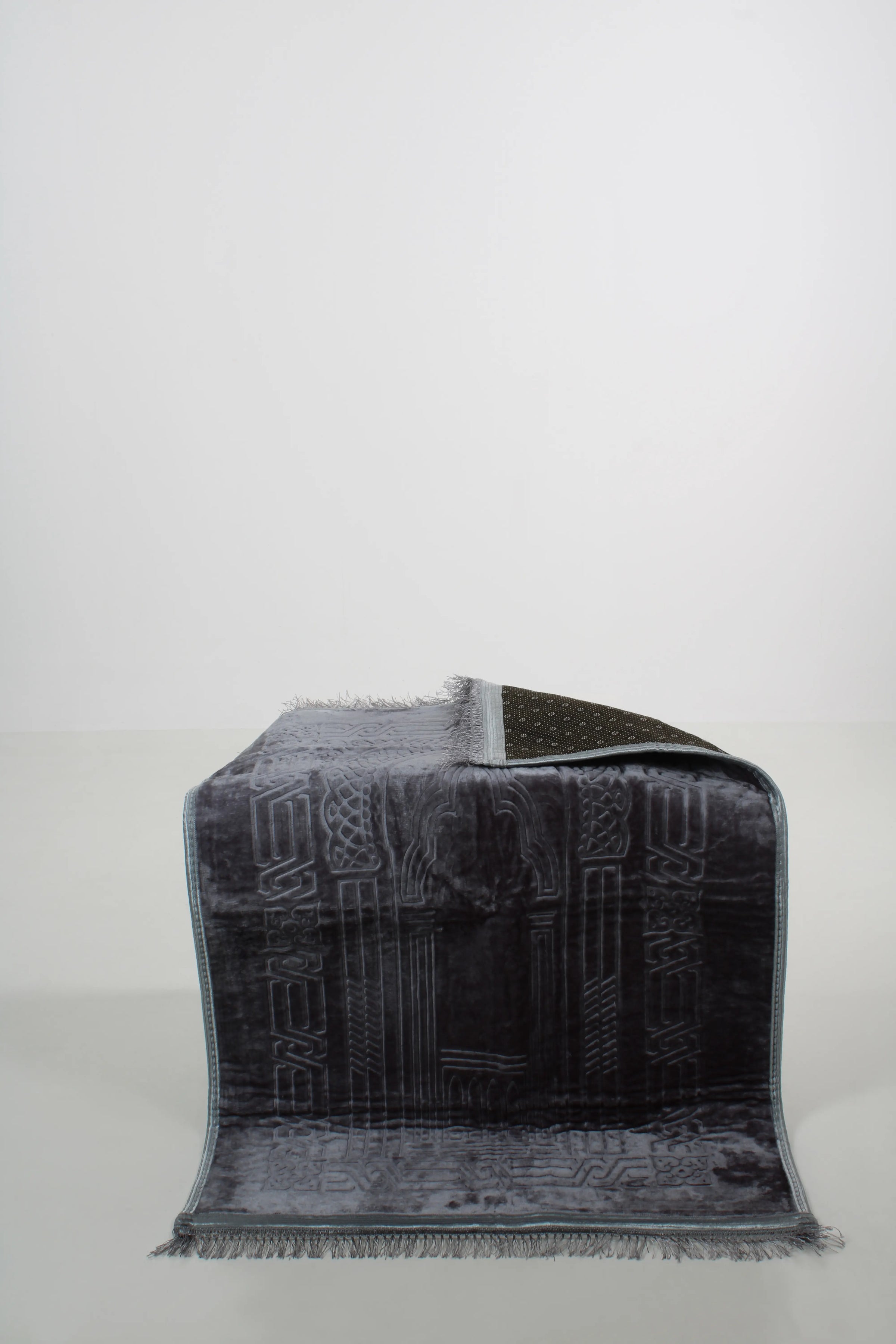 Bonneteppe-prayer-mat-gra-Qamar-2